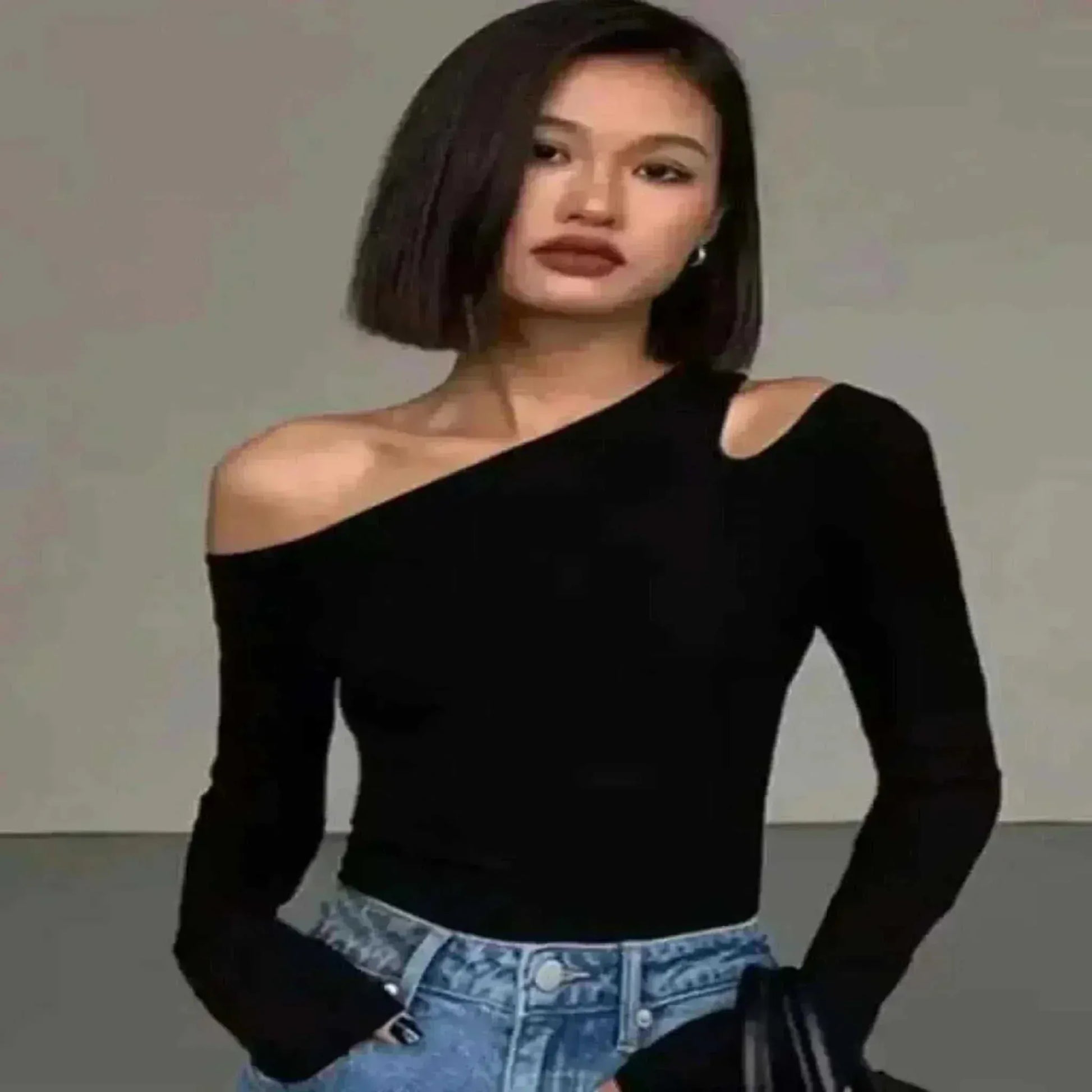 ladies summer tops uk, Women Wearing Black Fashion Skew Collar Off-shoulder Long-sleeved T-shirts