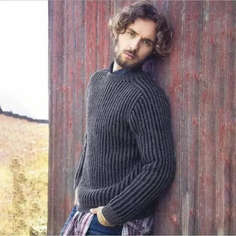 sweaters -Man Wearing Dark Gray  Sweater Long Sleeve Straight Round Pullover