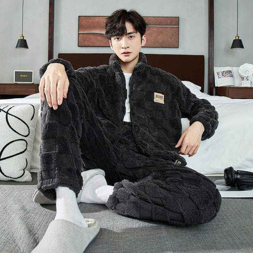 Men Warm Flannel Pajamas Autumn Thicken Long-sleeved Trousers Two-Piece Set Winter Man Pyjamas Loose Comfortable Sleepwear Suit.