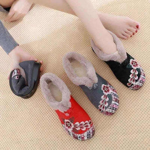 Winter Women's Fashion Non-Slip Flat Shoes Lightweight Casual Soft Snow Shoes Comfortable Plugging Thickening Warm Shoes.